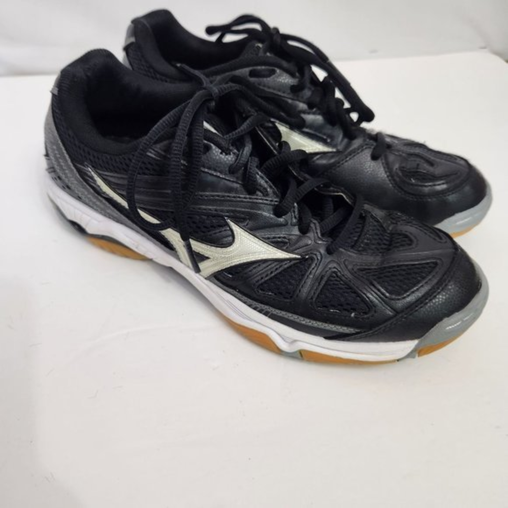 Womens Black Mizuno Wave Hurricane 2 sneakers Size 9